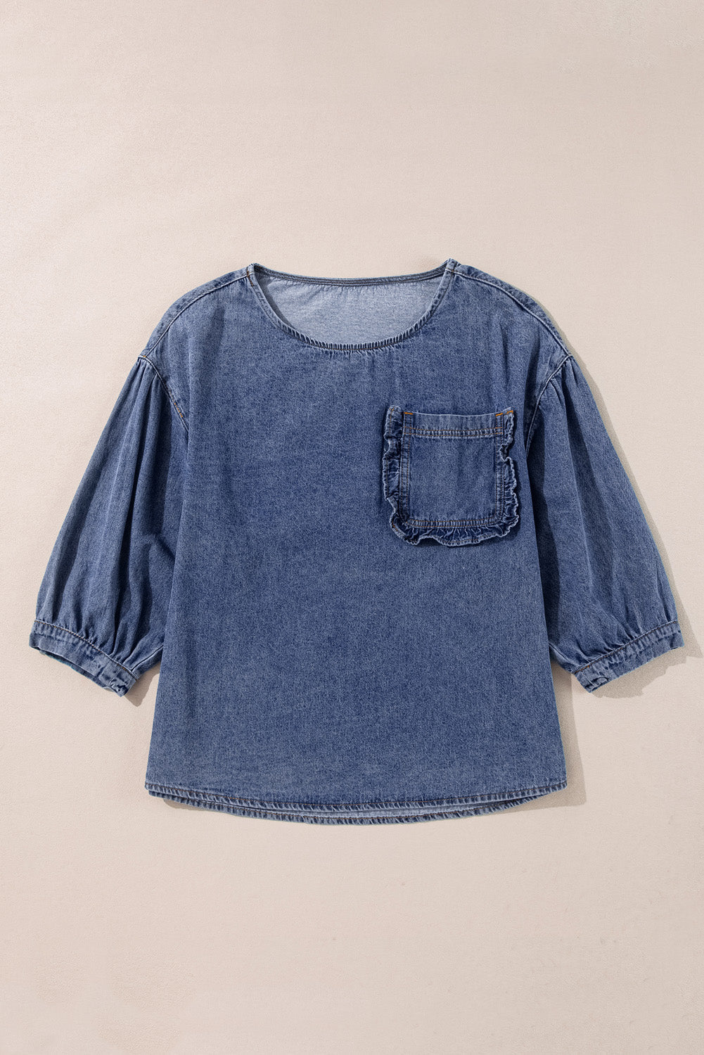 Nevaeh | Elegante gerafelde denim blouse met gepatchte zakken