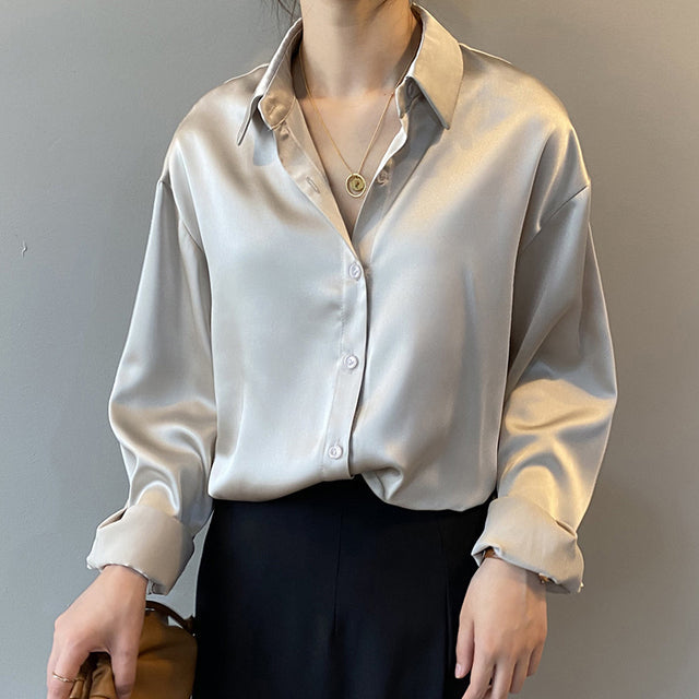 Celestine - Klassieke satijnen blouse met lange mouwen