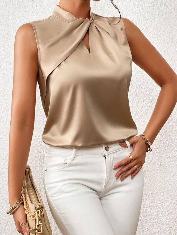 Lyra - Elegante Satijnen Mouwloze Blouse met Gedraaide Hals