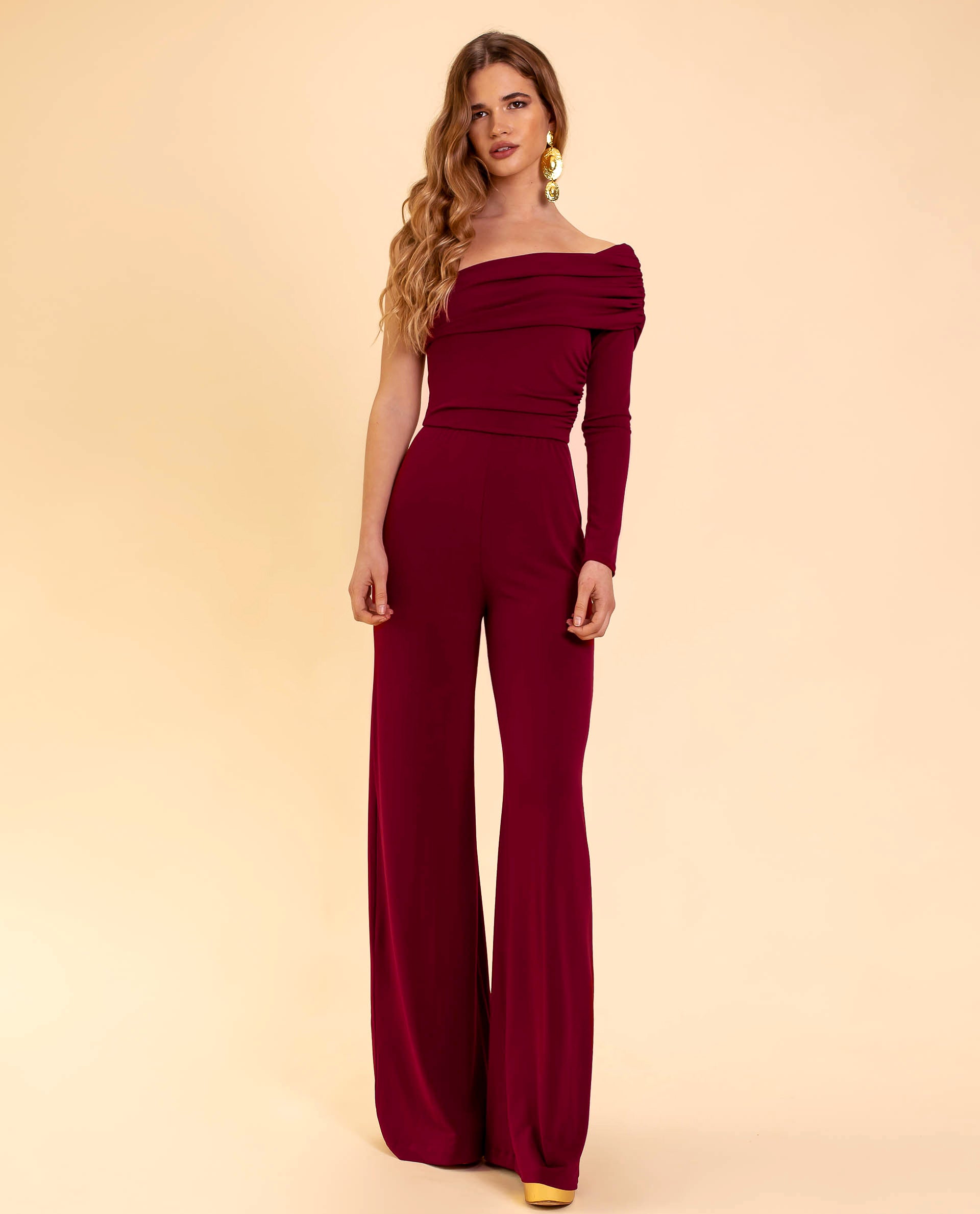 Diona | Elegante bordeauxrode jumpsuit met één schouder