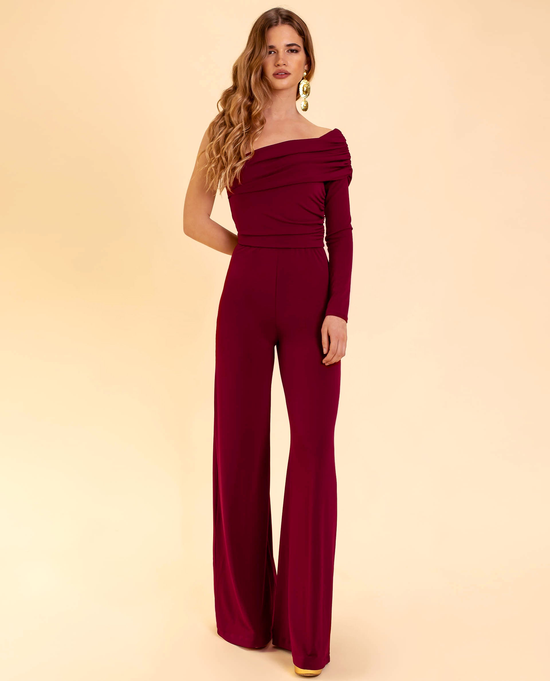 Diona | Elegante bordeauxrode jumpsuit met één schouder