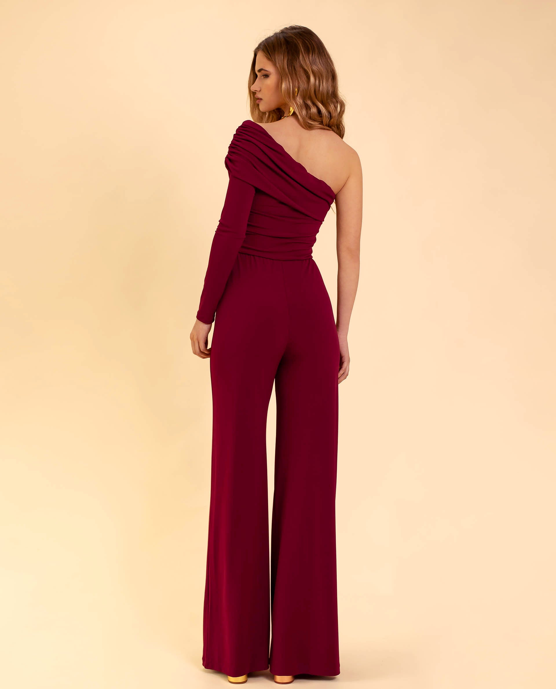 Diona | Elegante bordeauxrode jumpsuit met één schouder